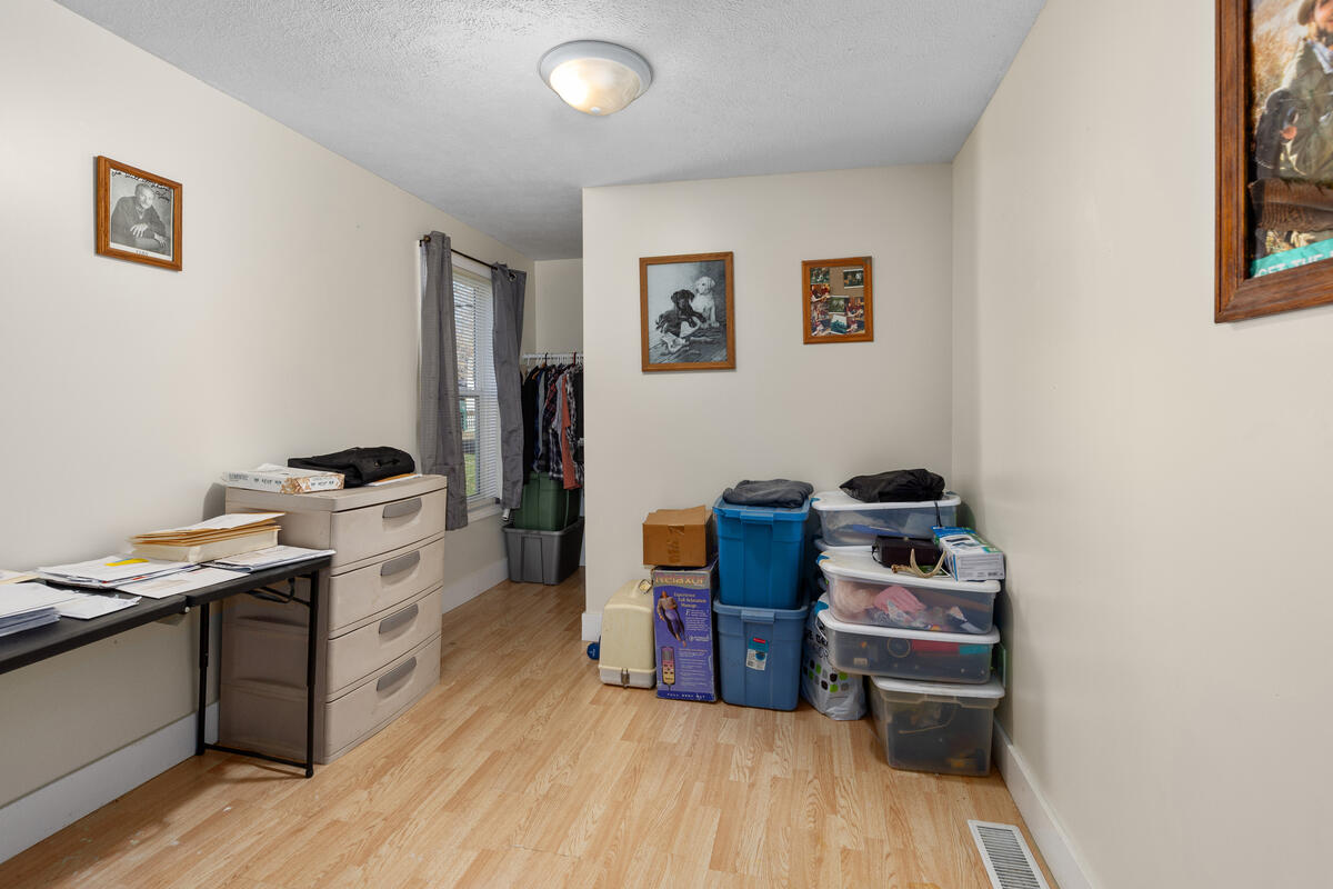 517 West Fenwick Road Fenwick, MI 48834 - Photo 10 of 25 https___photoreal.io_wp-content_photorea