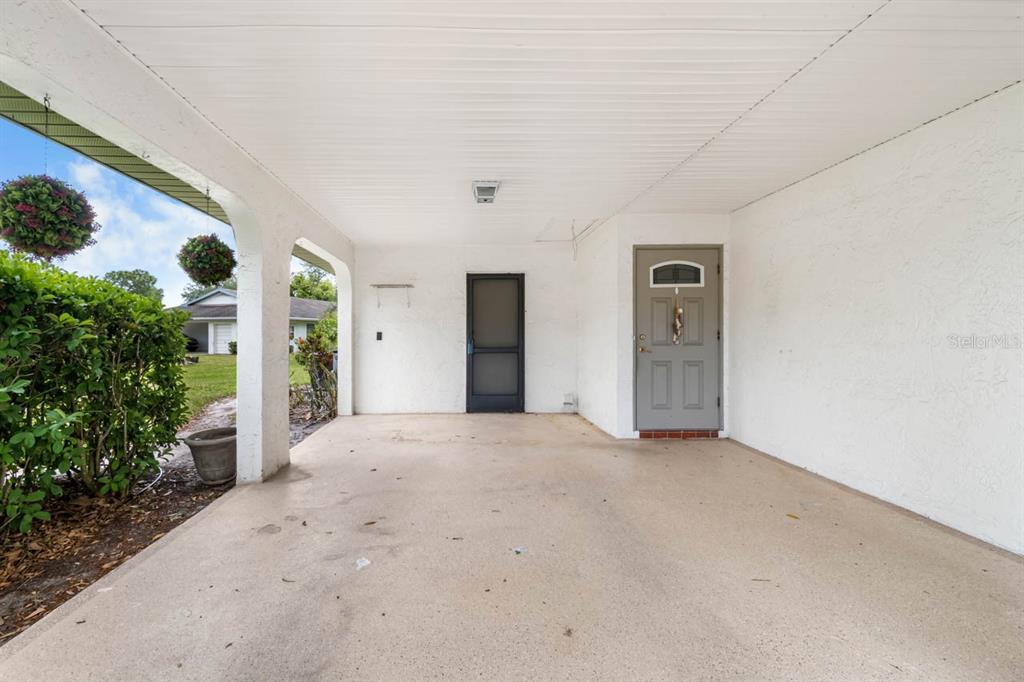 2034 Hawkhurst Circle, Unit 178 Sun City Center, FL 33573 - Photo 36 of 46 a view of an empty room with a window