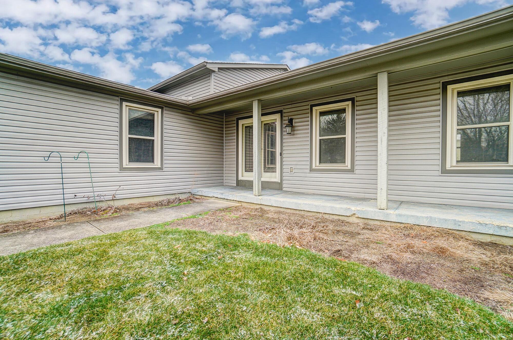 91 Lawrence Road Westerville, OH 43081 - Photo 2 of 50 005