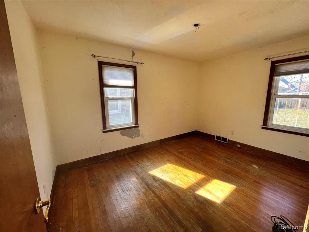 22815 Rausch Avenue Eastpointe, MI 48021 - Photo 9 of 30