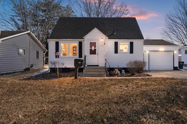 $174,900 | 1136 South Bartlett Street, Shawano, WI 54166