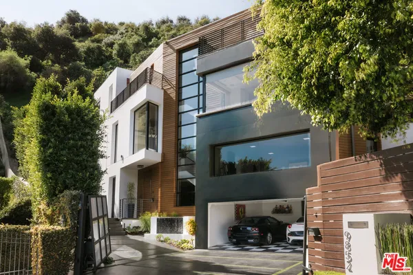 $8,999,999 | 9852 San Circle, Beverly Hills, CA 90210