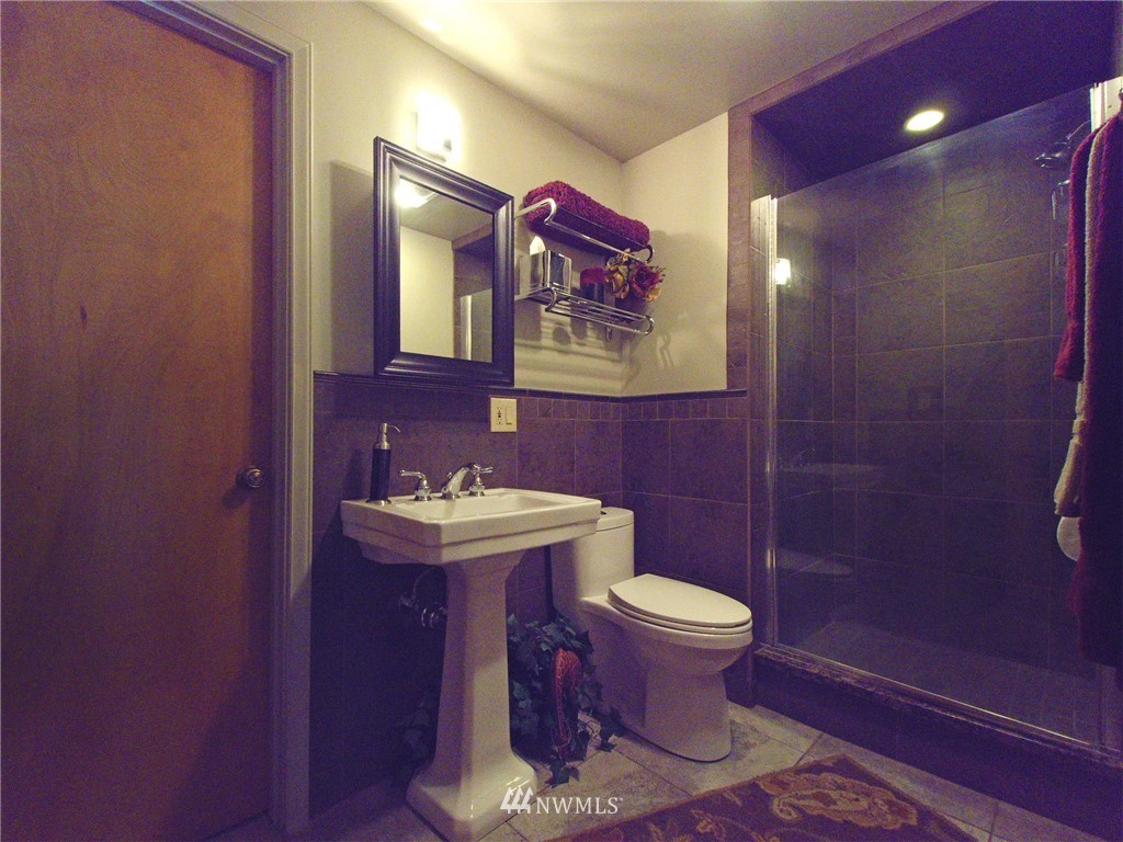 3133 Rocky Point Road Northwest Bremerton, WA 98312 - Photo 9 of 25 Gallery Image 9