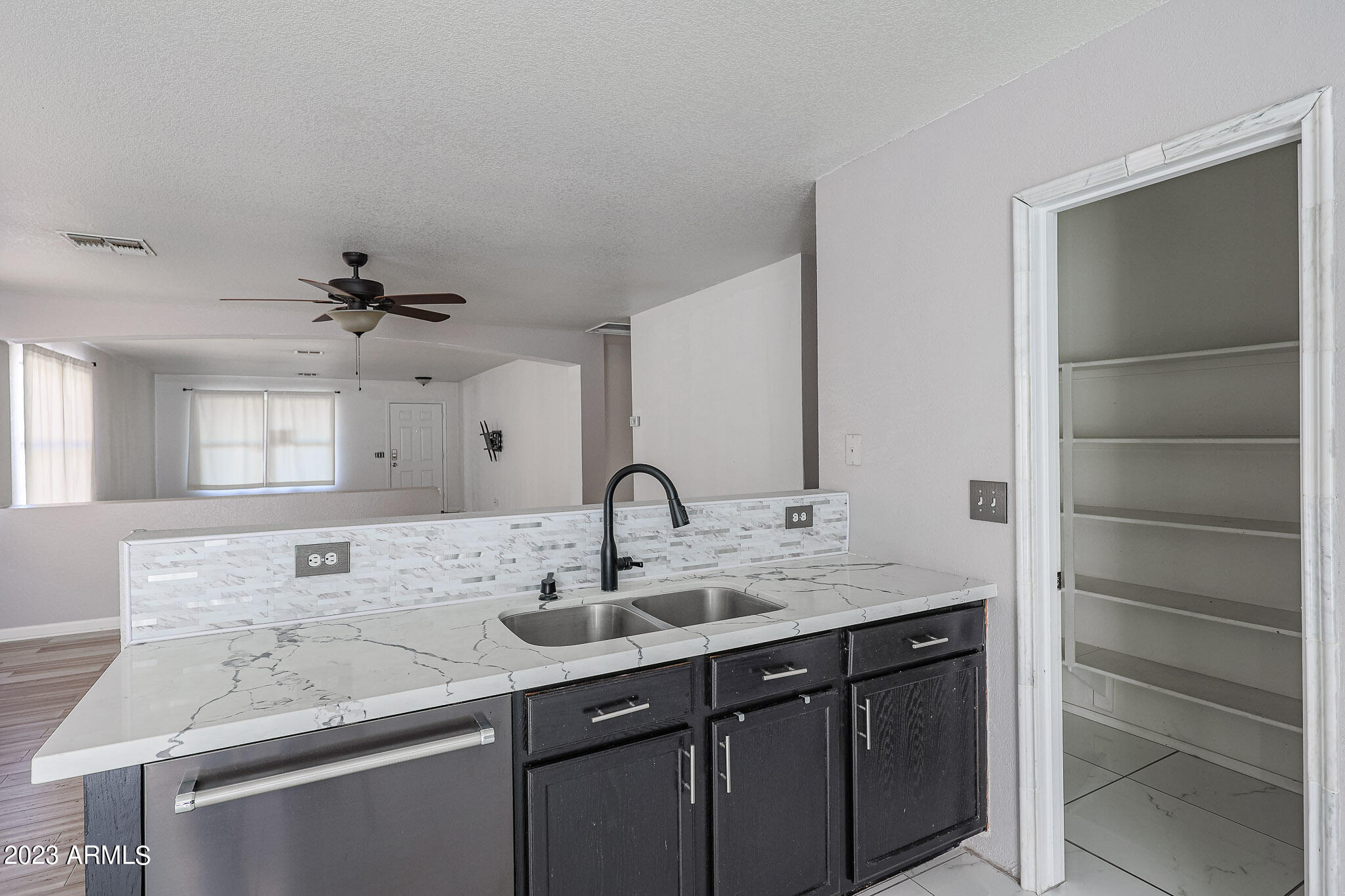 2437 West Romley Road Phoenix, AZ 85041 - Photo 8 of 17 Kitchen