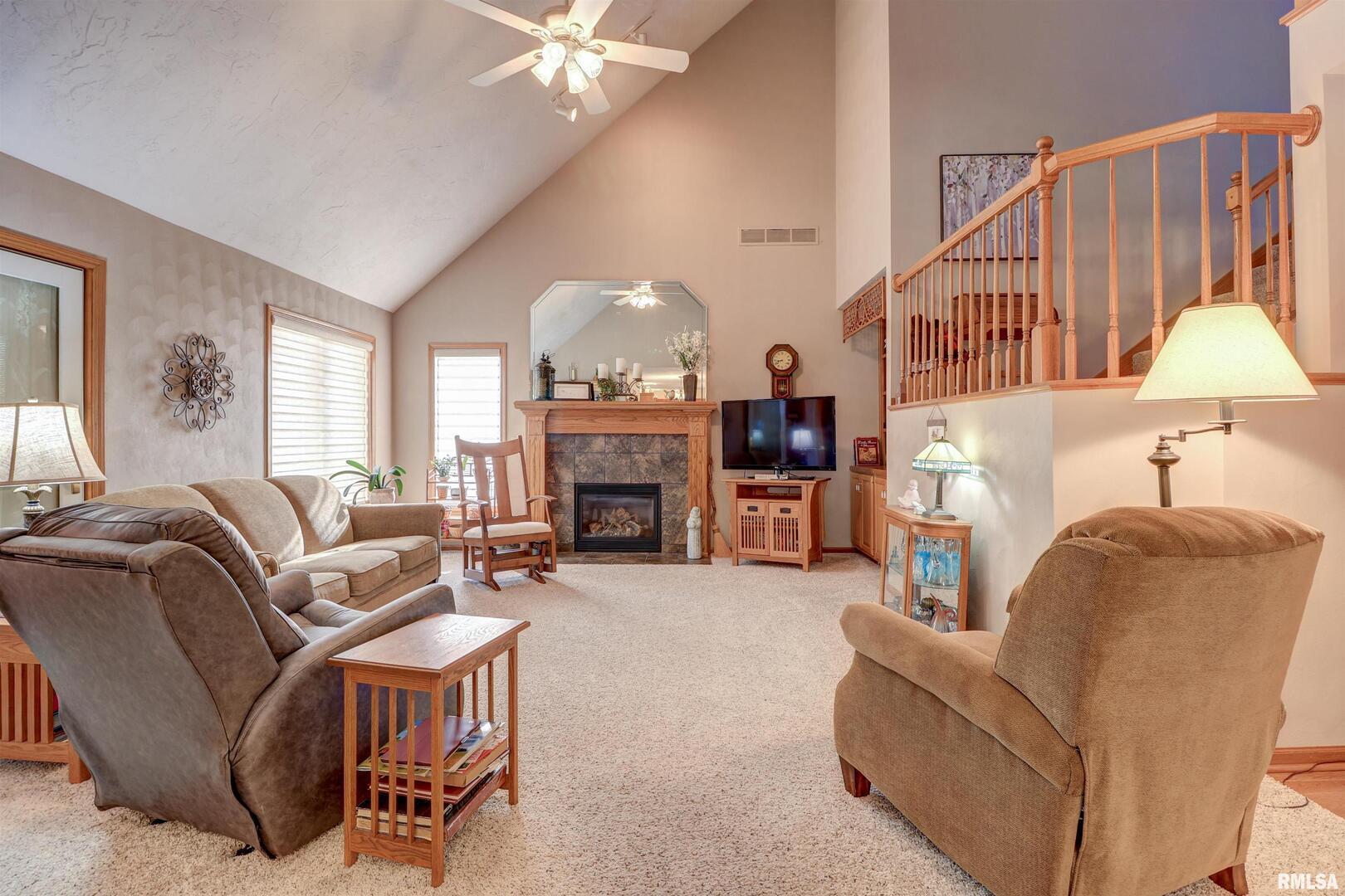 582 Breezy Point Drive Clinton, IA 52732 - Photo 11 of 38