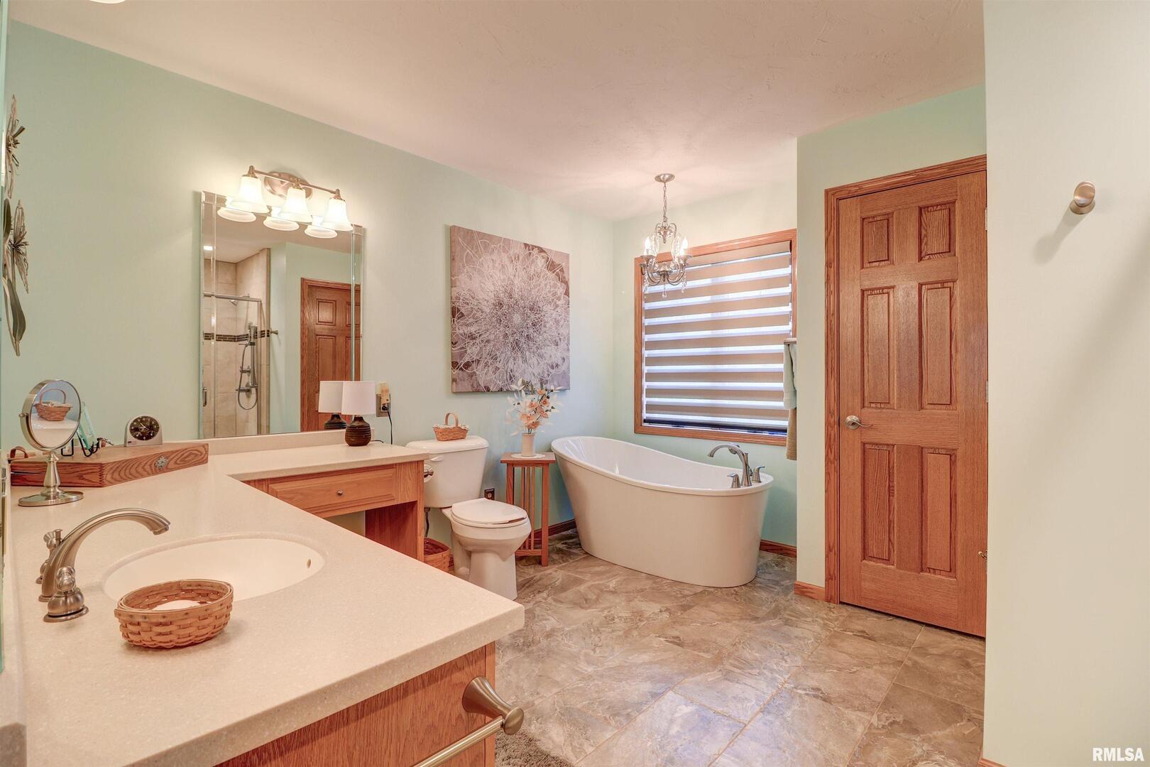 582 Breezy Point Drive Clinton, IA 52732 - Photo 23 of 38