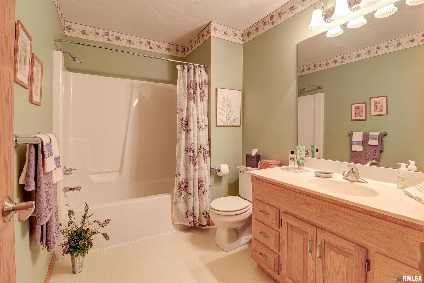 582 Breezy Point Drive Clinton, IA 52732 - Photo 29 of 38