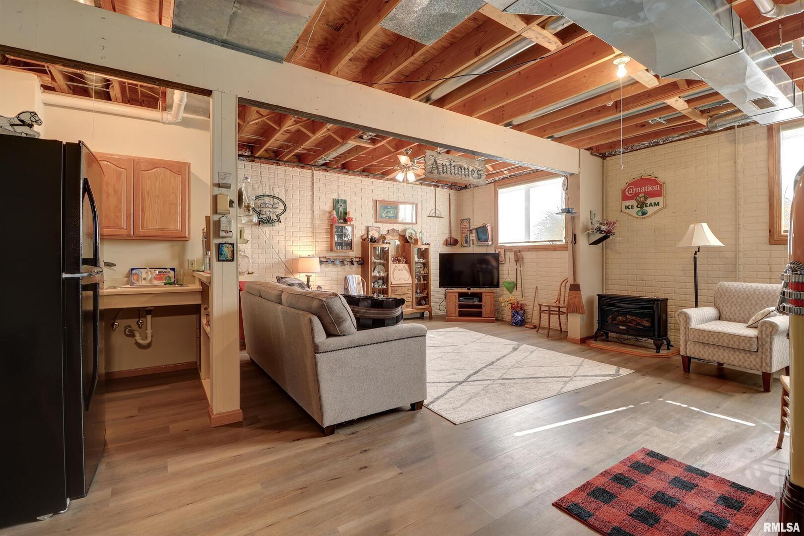 582 Breezy Point Drive Clinton, IA 52732 - Photo 32 of 38