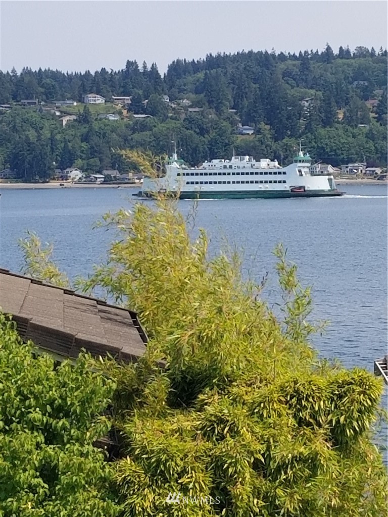 1124 Shore Drive Bremerton, WA 98310 - Photo 2 of 29