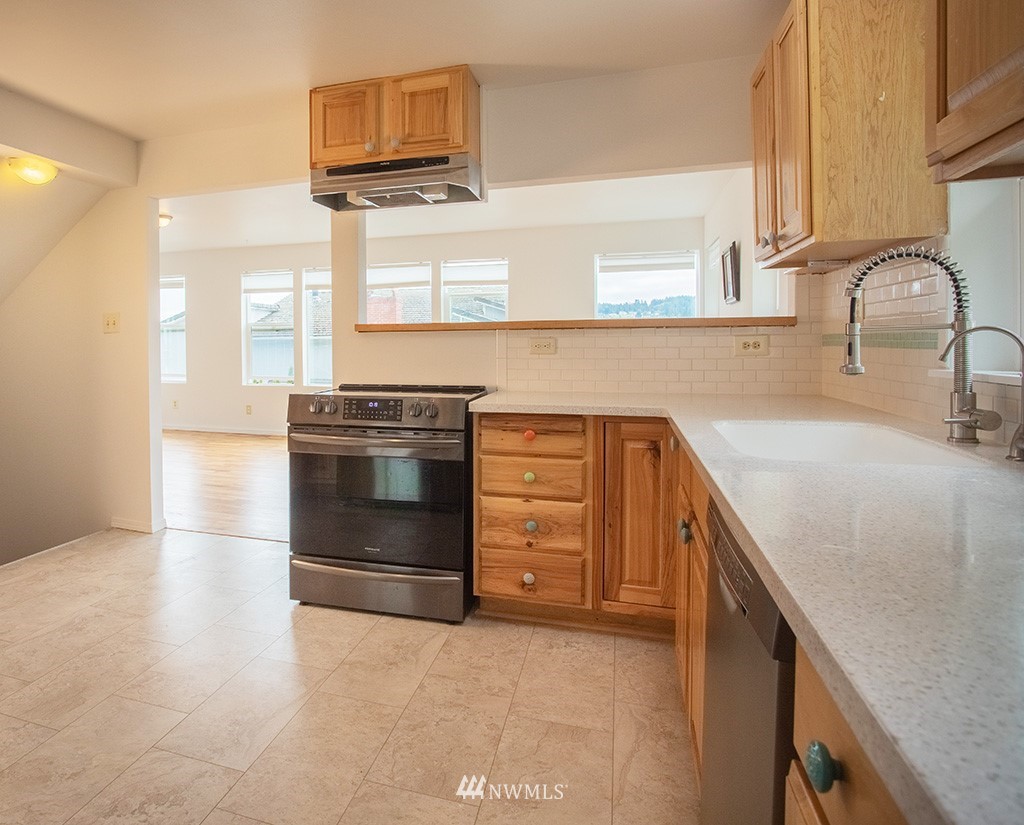 1124 Shore Drive Bremerton, WA 98310 - Photo 12 of 29