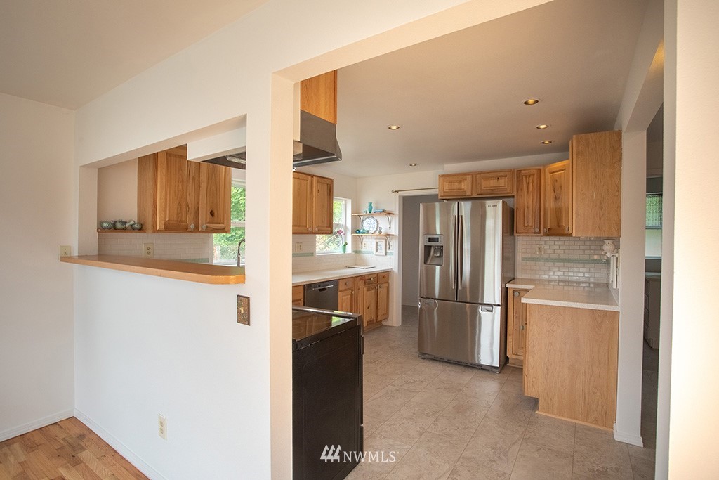 1124 Shore Drive Bremerton, WA 98310 - Photo 13 of 29