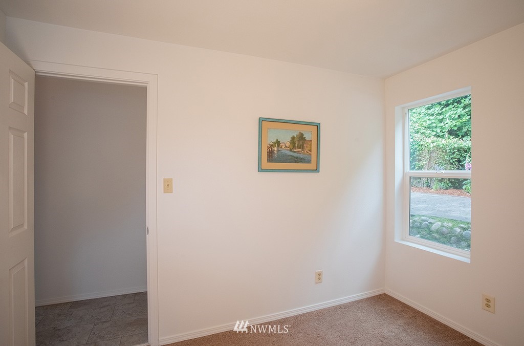 1124 Shore Drive Bremerton, WA 98310 - Photo 15 of 29