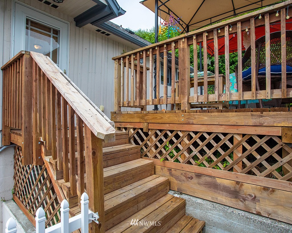 1124 Shore Drive Bremerton, WA 98310 - Photo 6 of 29