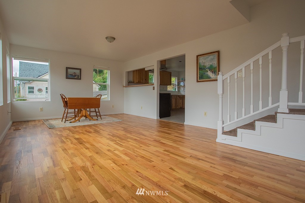1124 Shore Drive Bremerton, WA 98310 - Photo 10 of 29