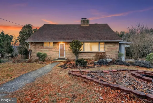 $275,000 | 5020 Sunset Drive, Harrisburg, PA 17112