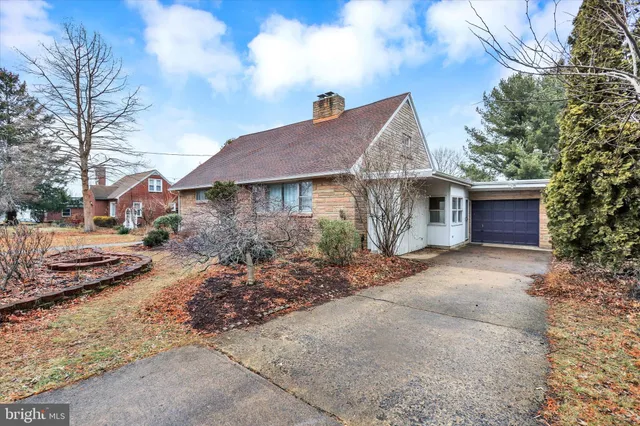 $275,000 | 5020 Sunset Drive, Harrisburg, PA 17112