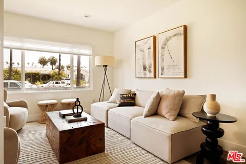 $949,000 | 4623 6th Avenue, Los Angeles, CA 90043