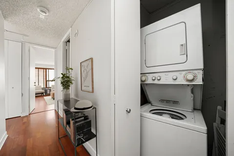 $375,000 | 30 East Huron Street, Unit 1904, Chicago, IL 60611