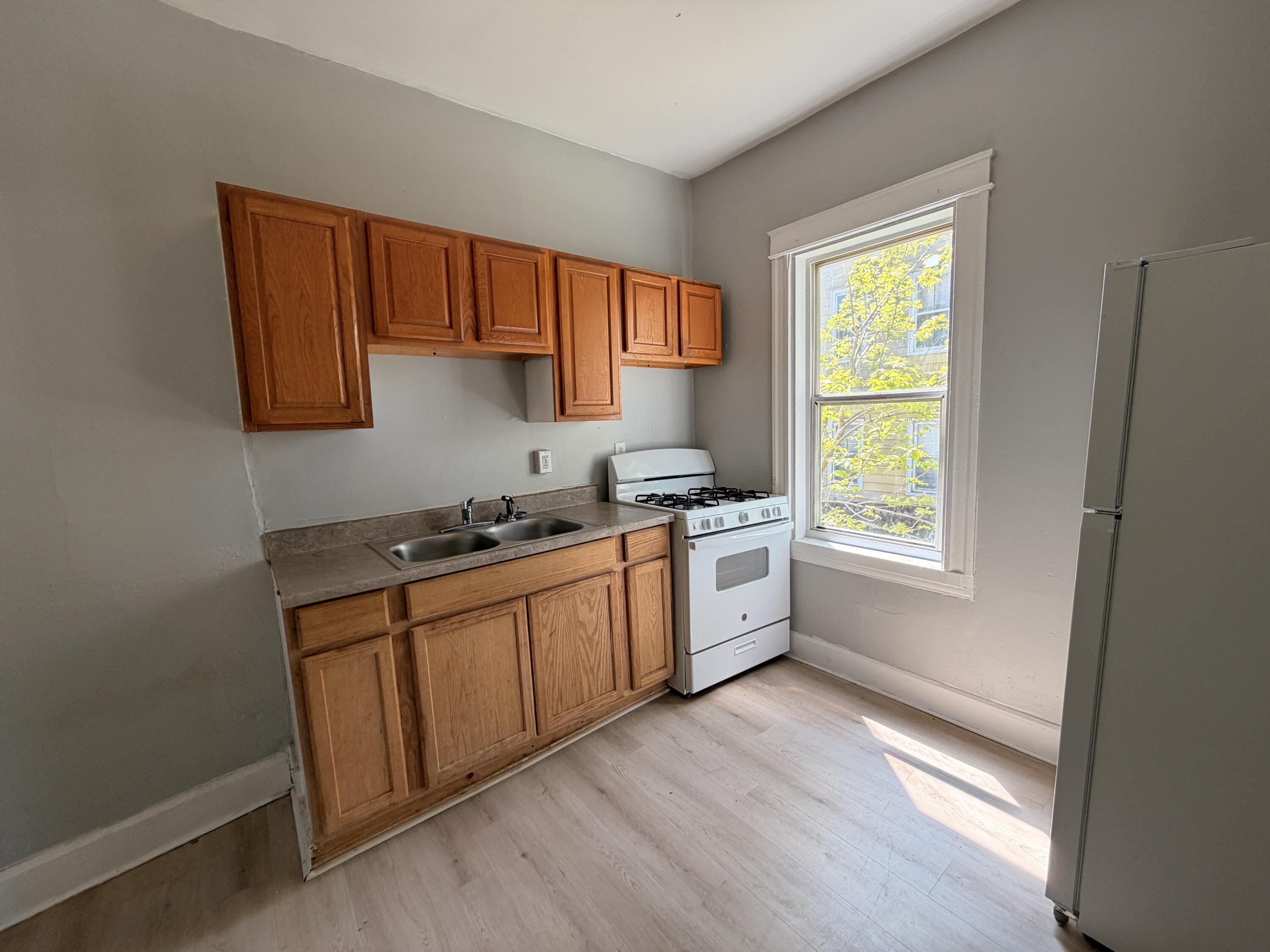 1533 Winslow Street Racine, WI 53404 - Photo 11 of 35 Unit #1 - Kitchen
