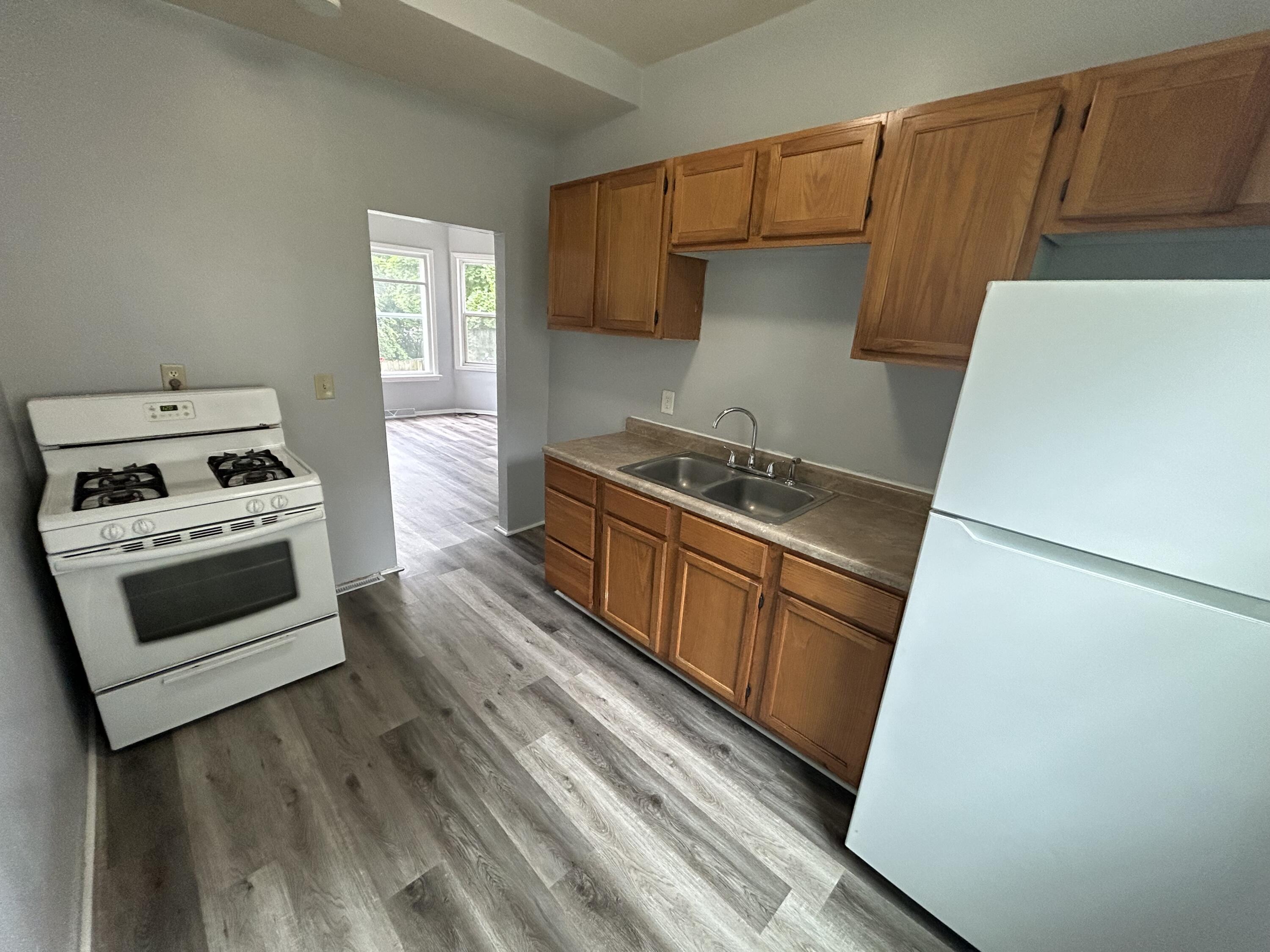 1533 Winslow Street Racine, WI 53404 - Photo 17 of 35 Unit #2 - Kitchen