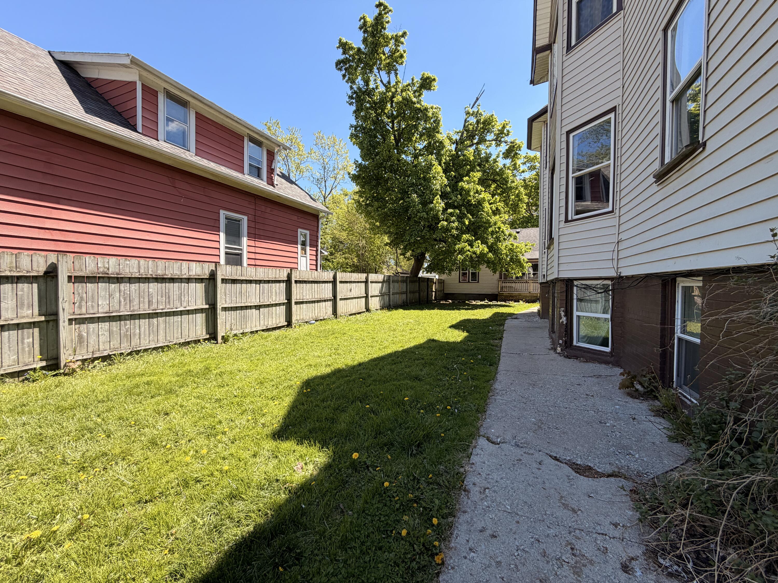 1533 Winslow Street Racine, WI 53404 - Photo 3 of 35 Walkway