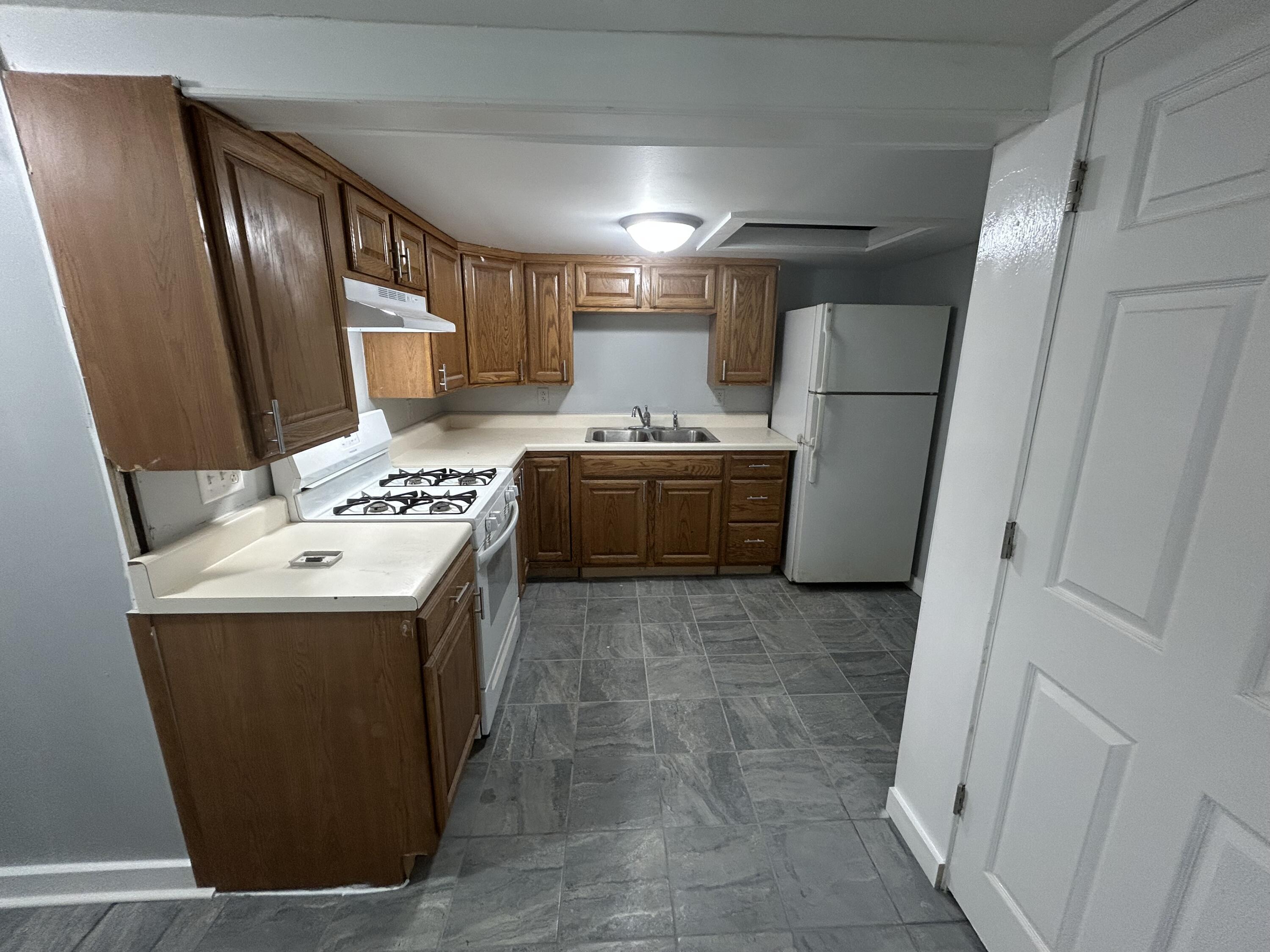 1533 Winslow Street Racine, WI 53404 - Photo 32 of 35 Unit #5 - Kitchen