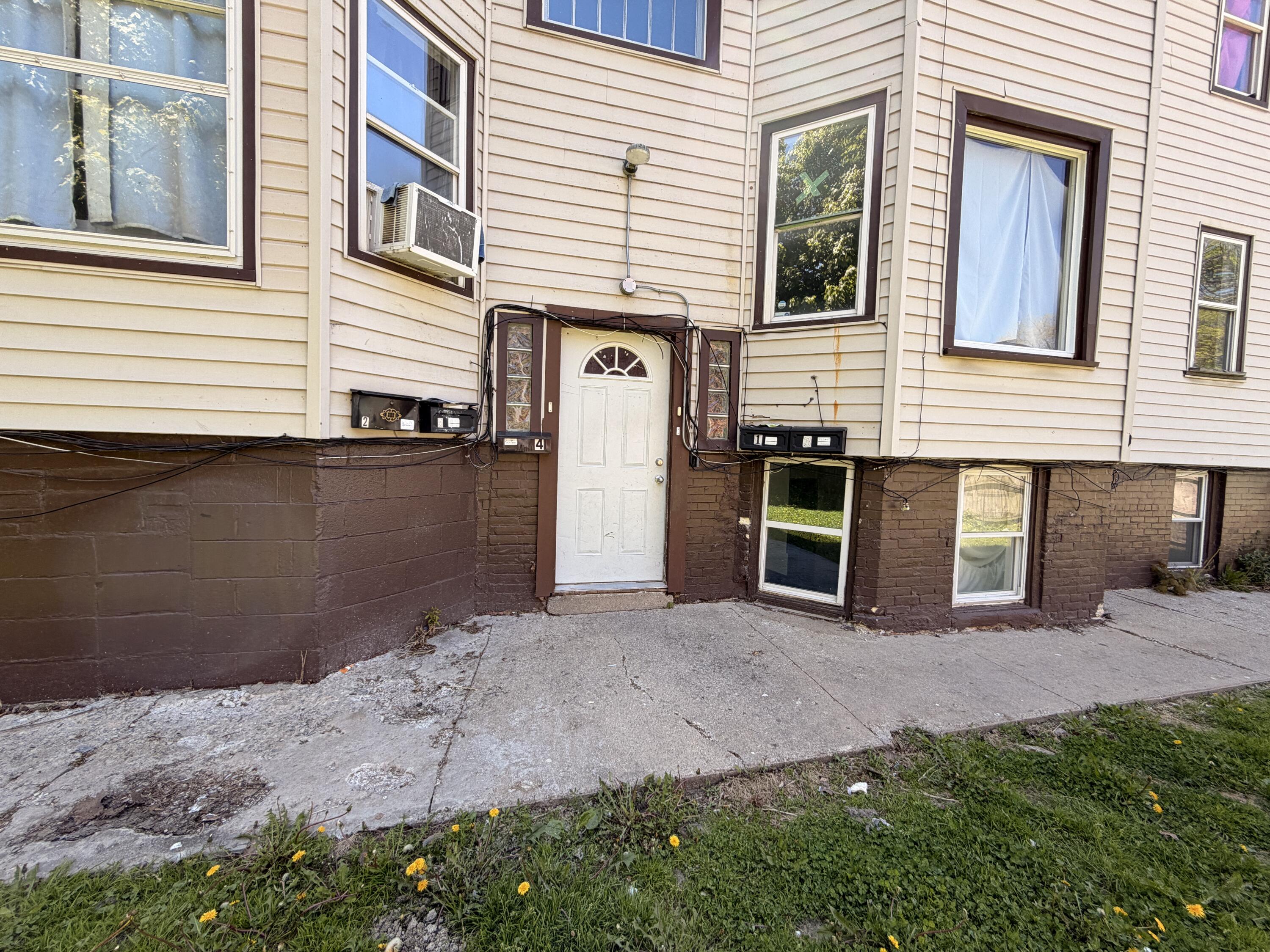 1533 Winslow Street Racine, WI 53404 - Photo 4 of 35 5 Unit Building