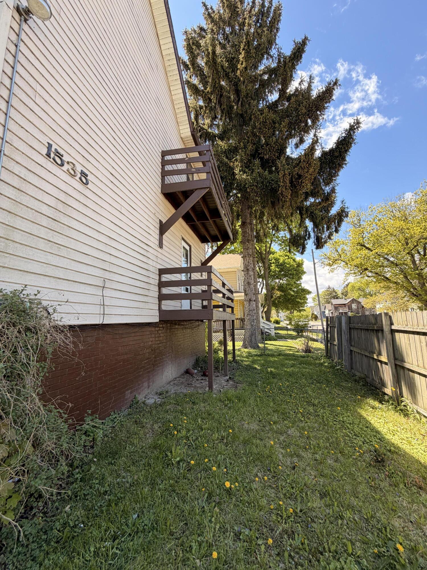 1533 Winslow Street Racine, WI 53404 - Photo 5 of 35 5 Unit Balconies
