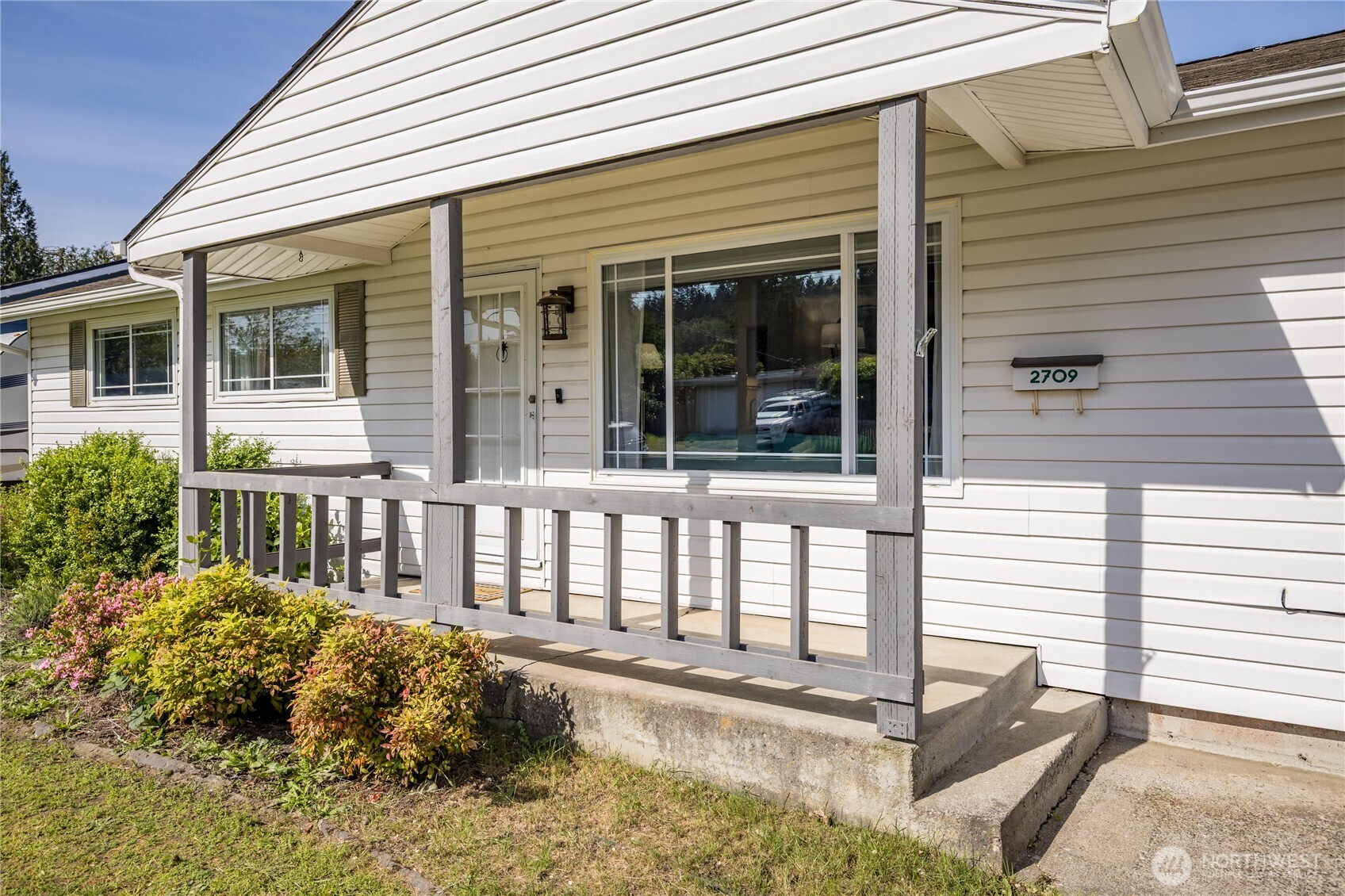 2709 R Street Southeast Auburn, WA 98002 - Photo 2 of 27