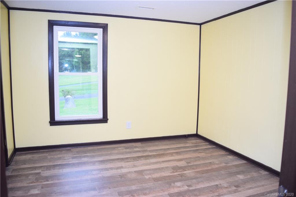 4159 Old Shelby Road Hickory, NC 28602 - Photo 17 of 30 Gallery Image 17