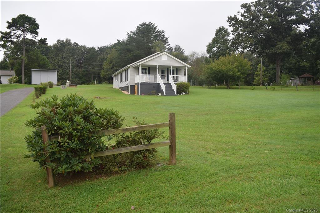 4159 Old Shelby Road Hickory, NC 28602 - Photo 4 of 30 Gallery Image 4