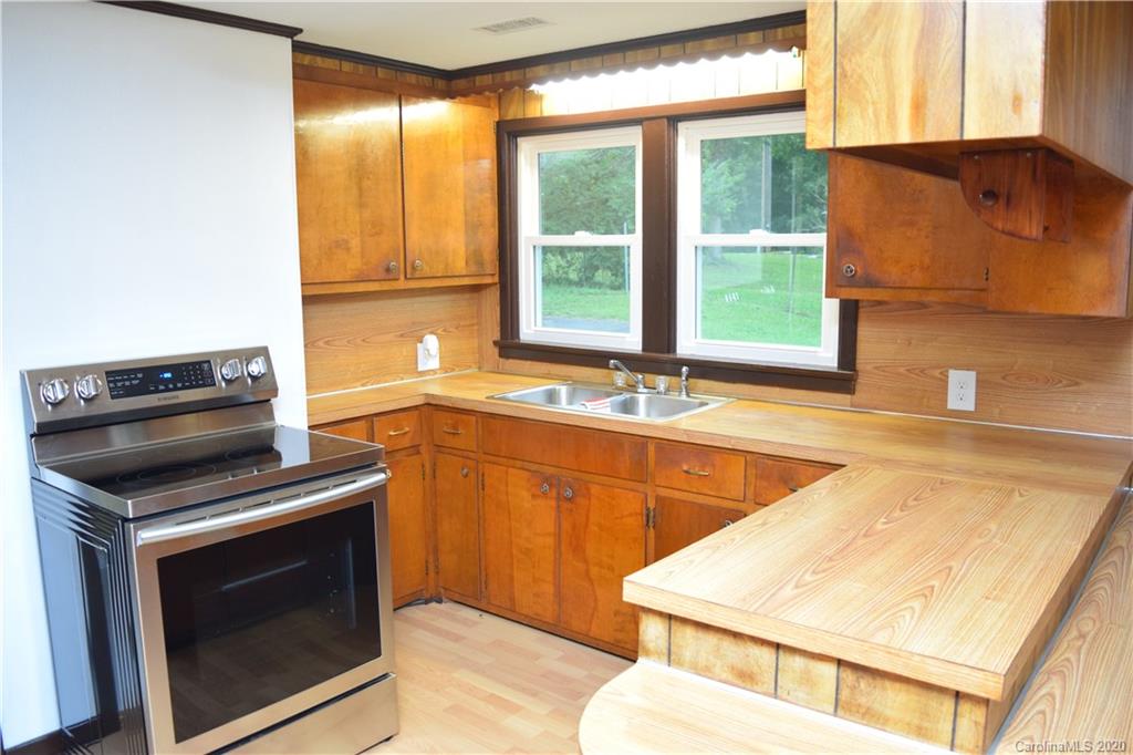 4159 Old Shelby Road Hickory, NC 28602 - Photo 6 of 30 Gallery Image 6