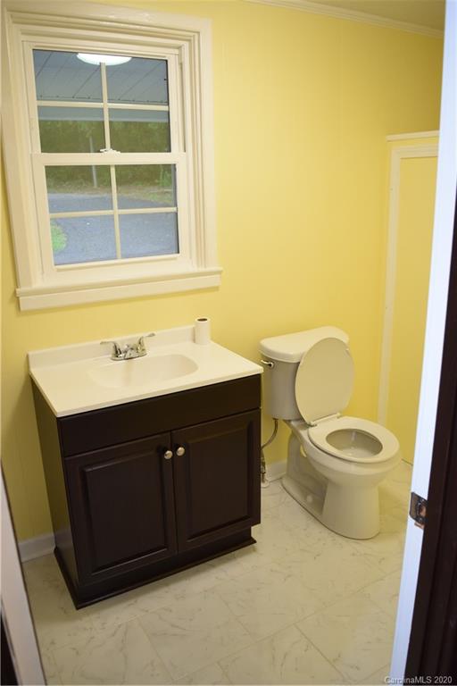 4159 Old Shelby Road Hickory, NC 28602 - Photo 10 of 30 Gallery Image 10