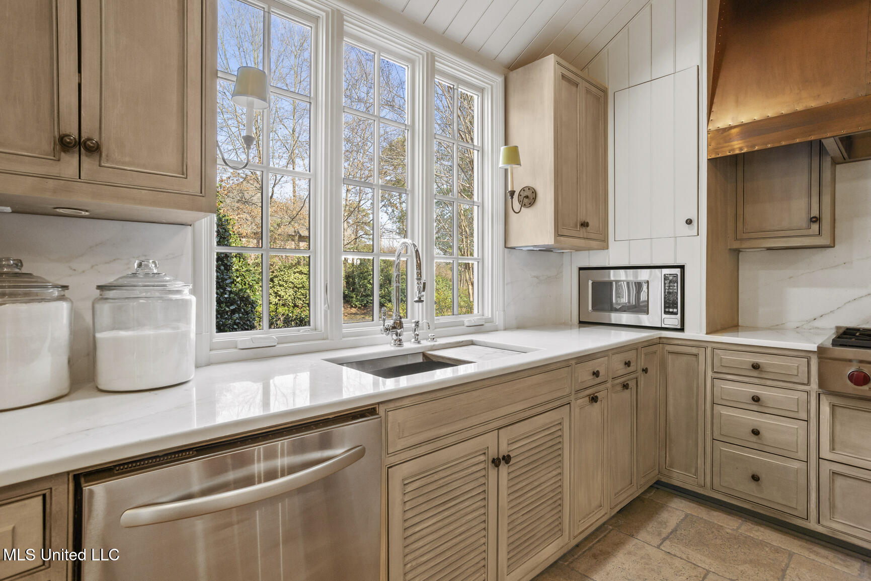 106 Meadowbrook North Jackson, MS 39211 - Photo 22 of 71 106 Meadowbrook North