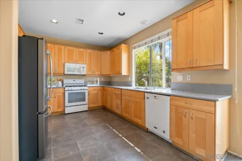 $1,145,000 | 546 Calle Capistrano, San Marcos, CA 92069
