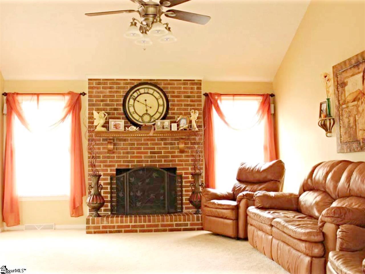 121 Fairview Place Greer, SC 29651 - Photo 3 of 15 Gallery Image 3