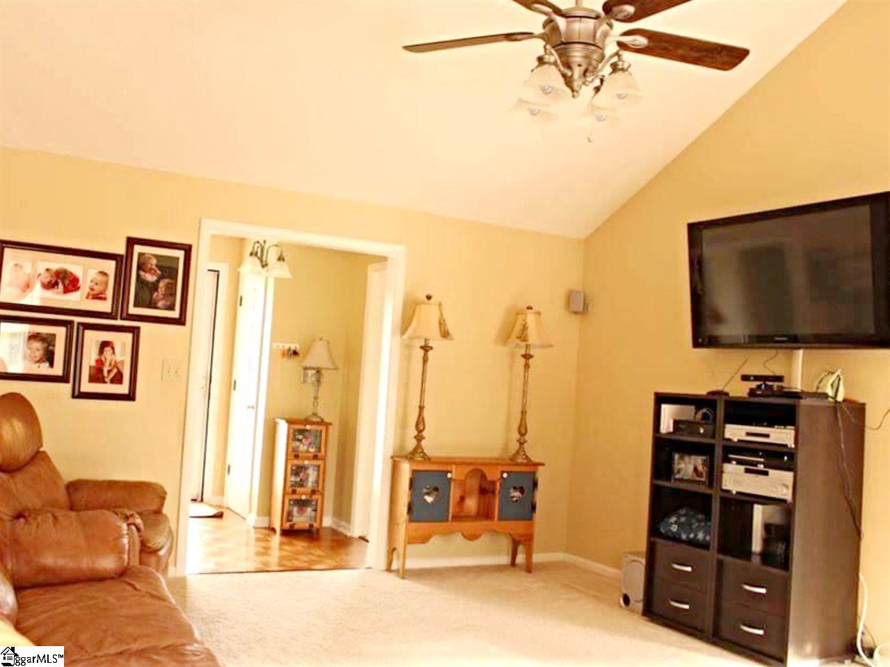 121 Fairview Place Greer, SC 29651 - Photo 4 of 15 Gallery Image 4