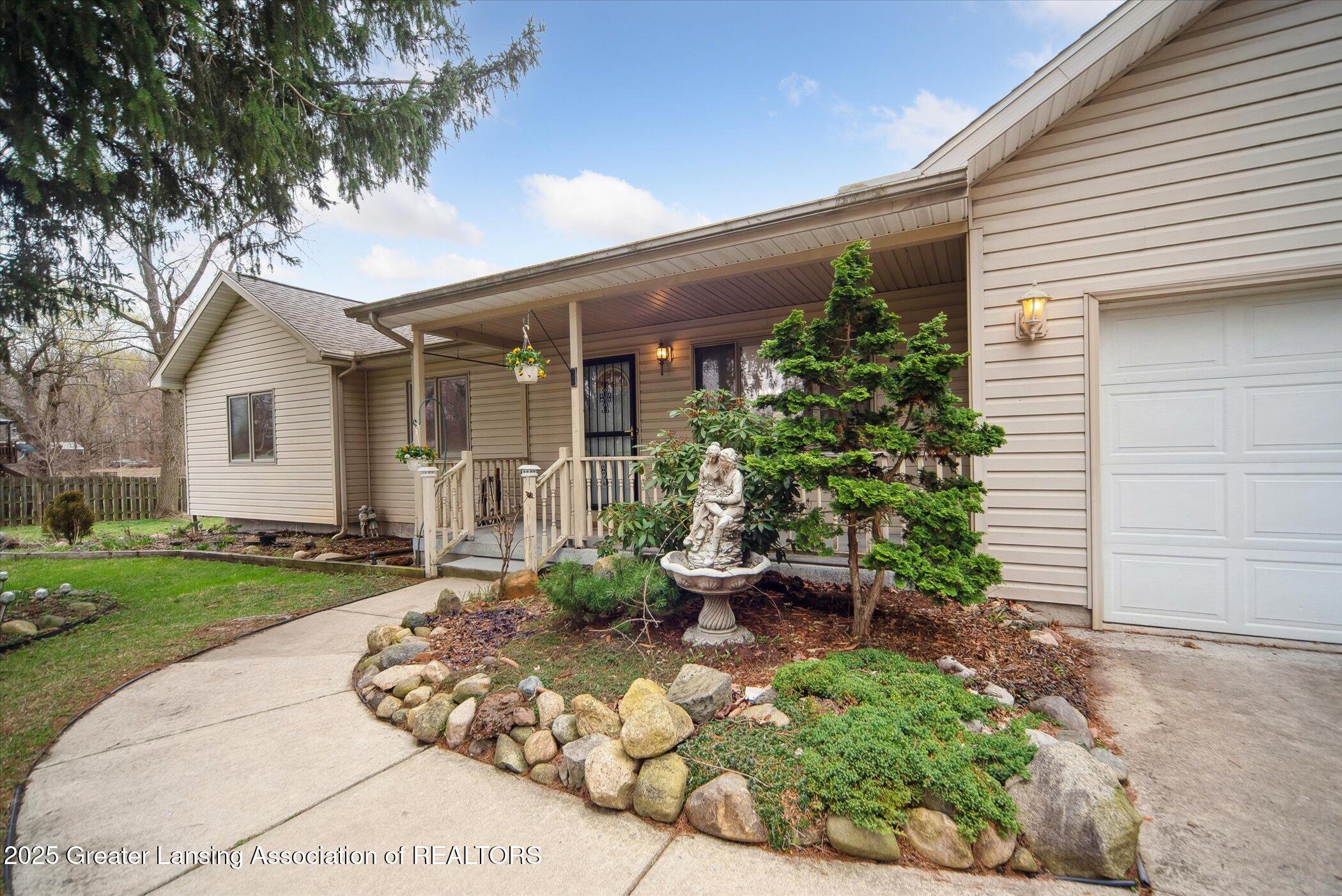 2711 Pine Tree Road Holt, MI 48842 - Photo 2 of 37 05-2711-Pine-Tree-Rd-Holt-MI-48842-Windo