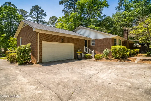 $2,450 | 205 Cherrywood Drive, Greenville, NC 27858