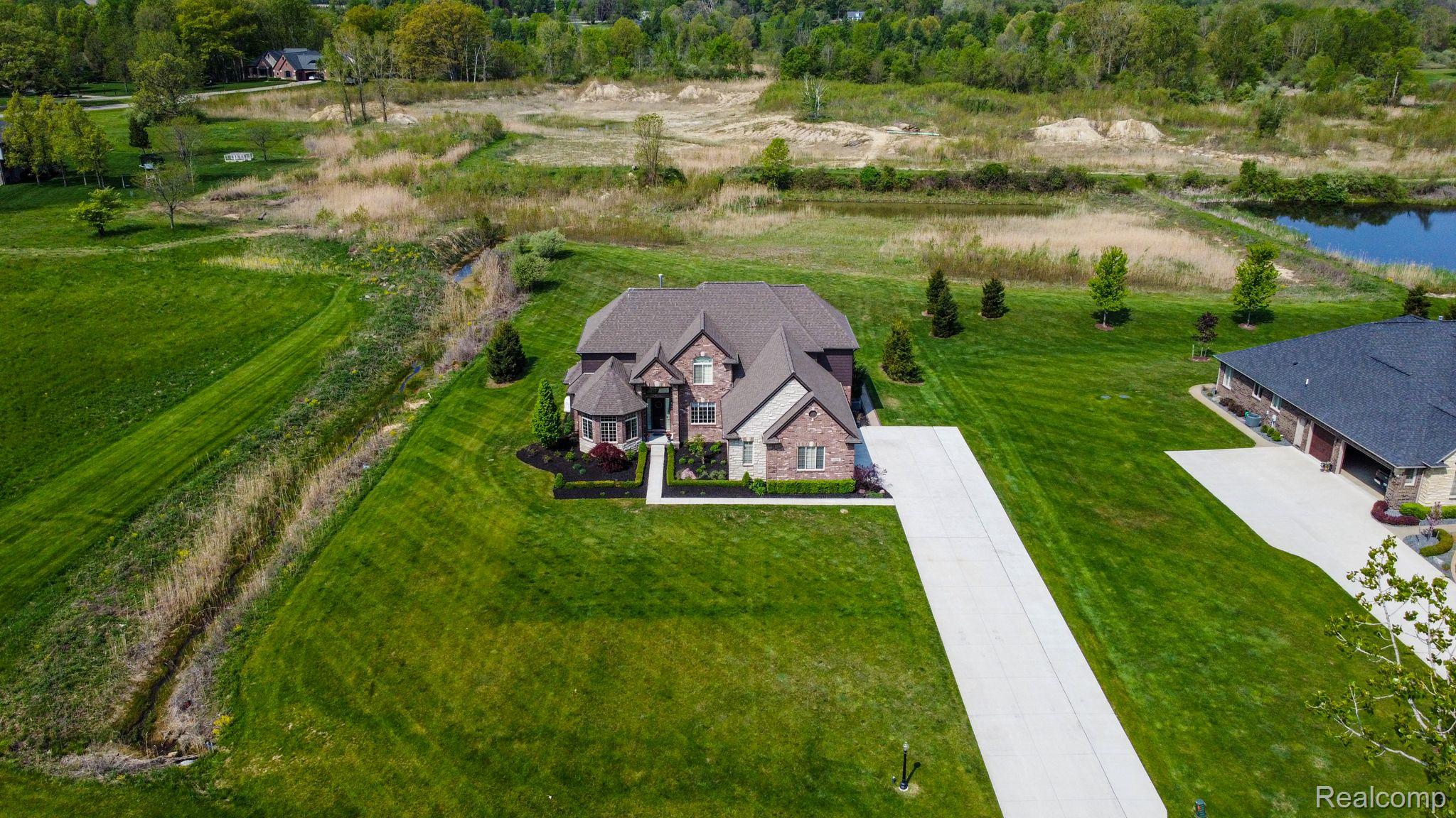 11558 Erin's Way Romeo, MI 48065 - Photo 12 of 91 Gallery Image 12