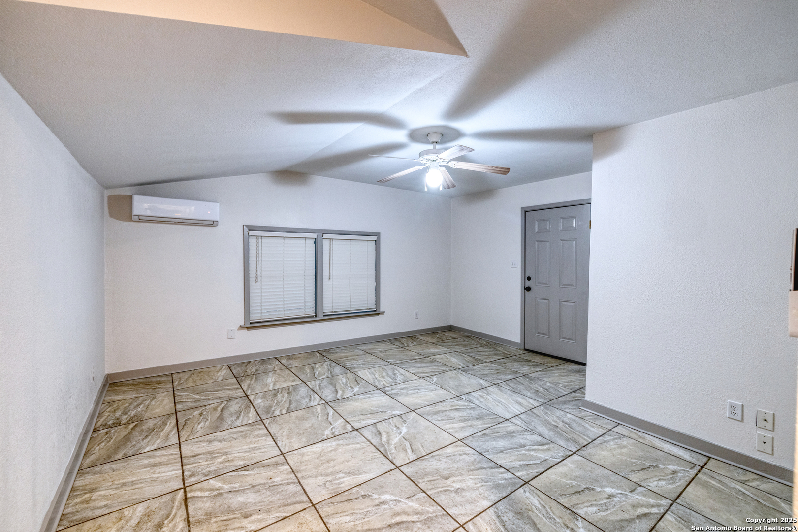 214 West Frio Street Uvalde, TX 78801 - Photo 15 of 35 a view of an empty room