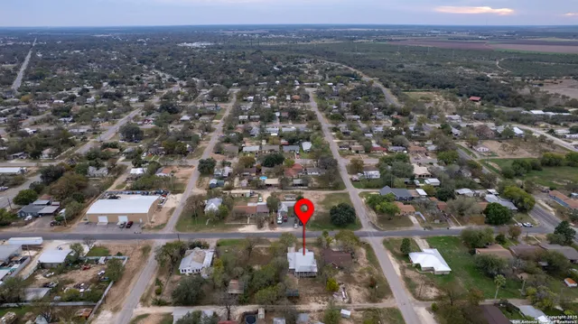 $179,000 | 214 West Frio Street, Uvalde, TX 78801