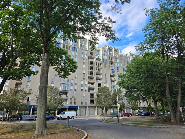 $2,100 | 44 Washington Street, Unit 616, Brookline, MA 02445