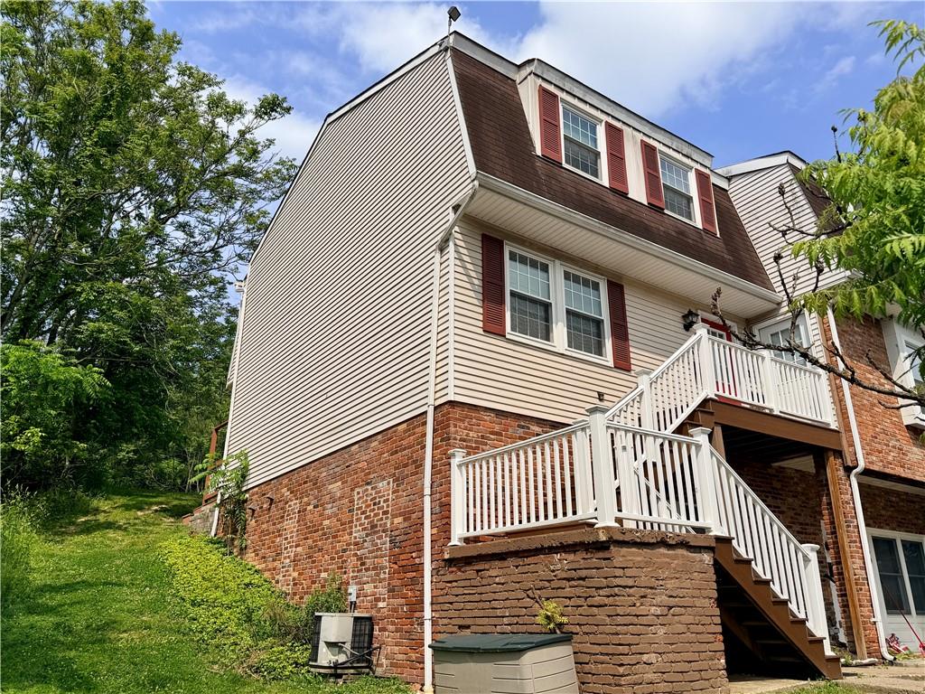 319 Hunting Creek Road Canonsburg, PA 15317 - Photo 2 of 31