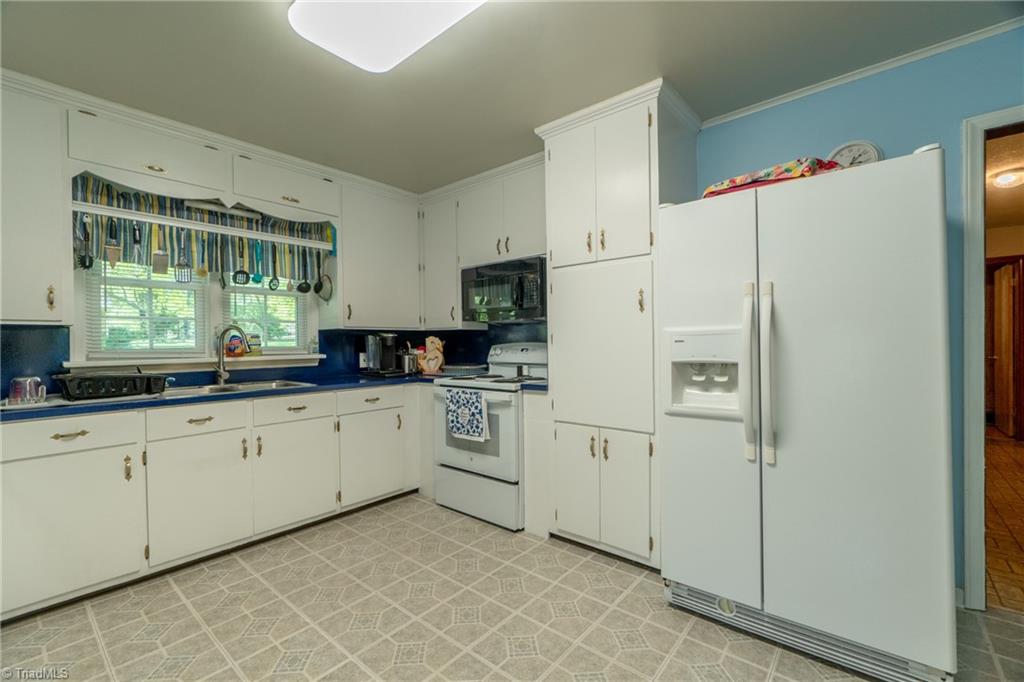 416 Cory Road High Point, NC 27265 - Photo 5 of 21 Kitchen