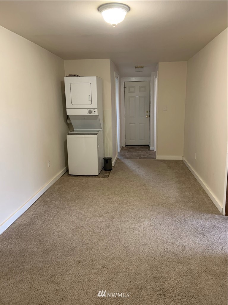 129 Wells Avenue North Renton, WA 98057 - Photo 21 of 29 an empty room with a empty space