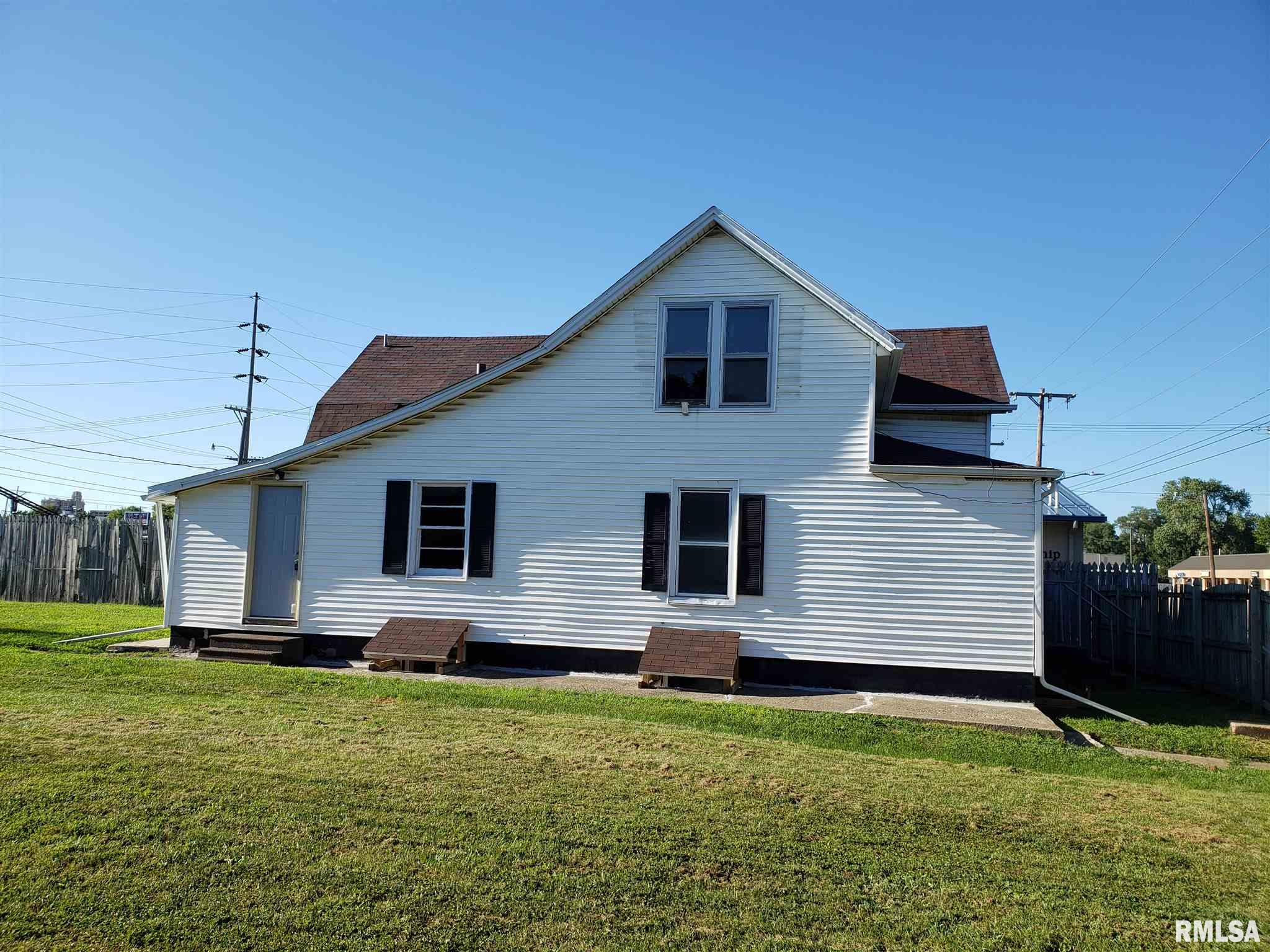 909 South 11th Street Springfield, IL 62703 - Photo 3 of 10