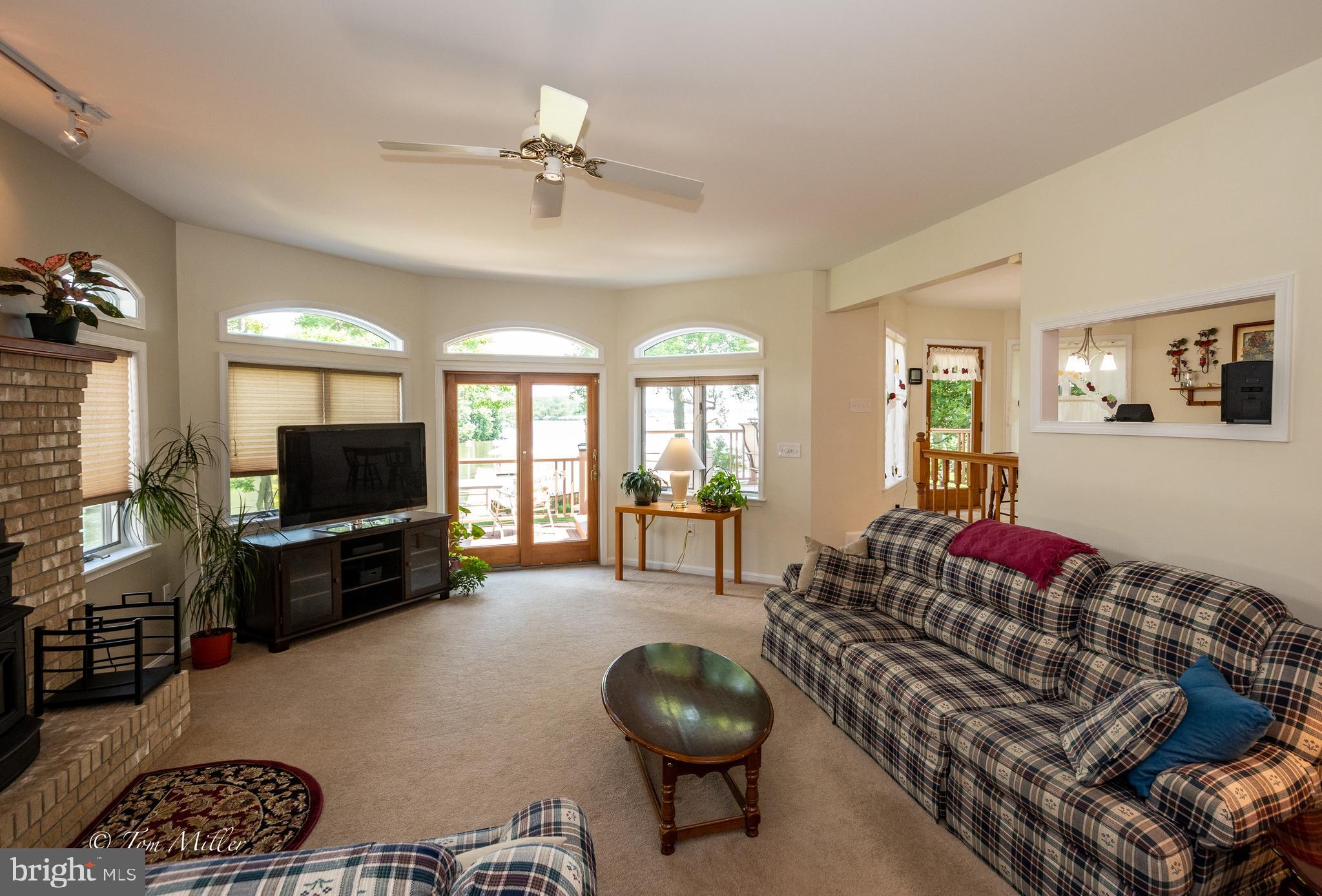 813 Cedar Grove Road Baltimore, MD 21221 - Photo 15 of 65 Living room with access to rear Deck