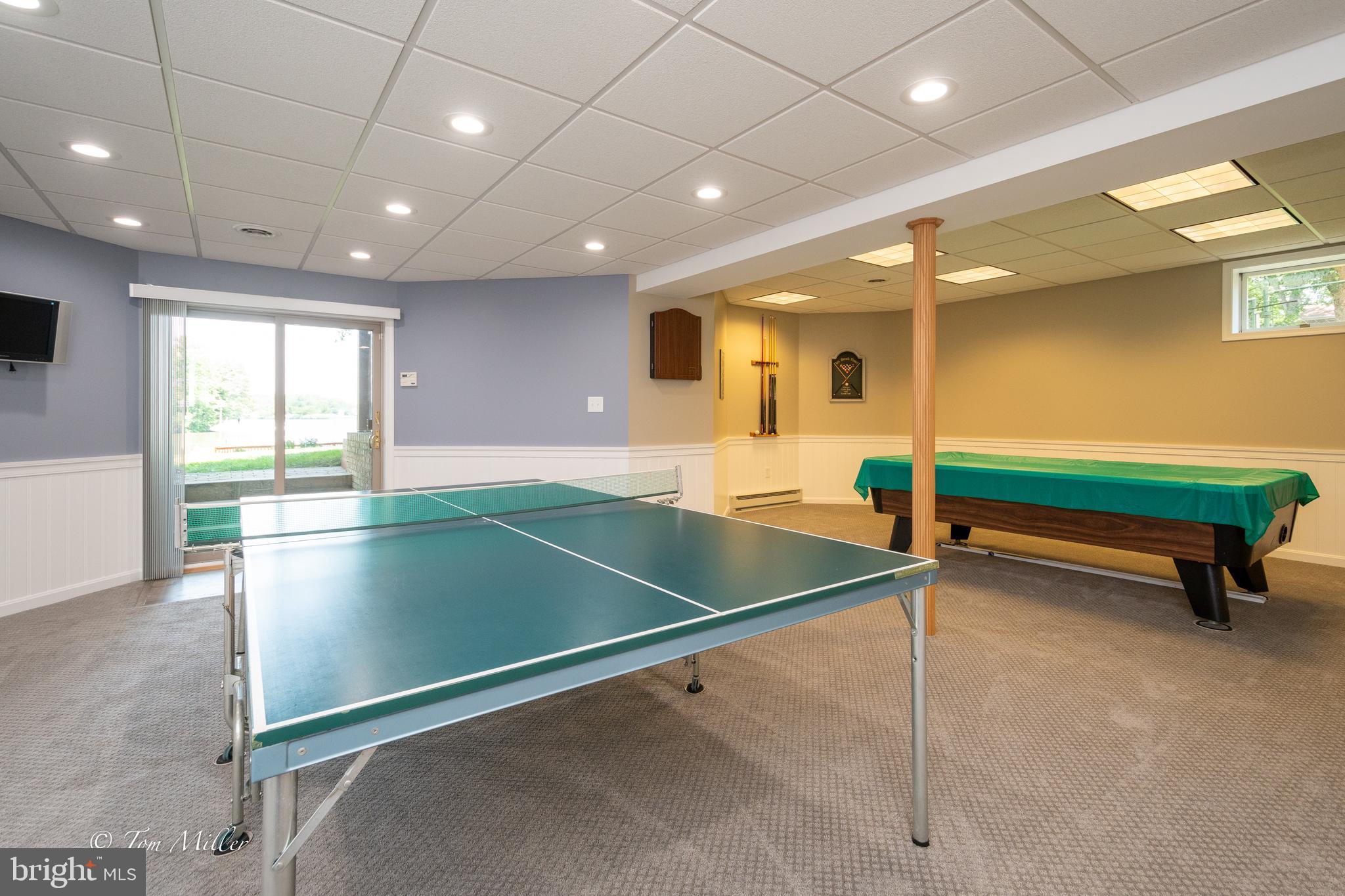 813 Cedar Grove Road Baltimore, MD 21221 - Photo 38 of 65 Open and Spacious - Direct Access to Rear Yard