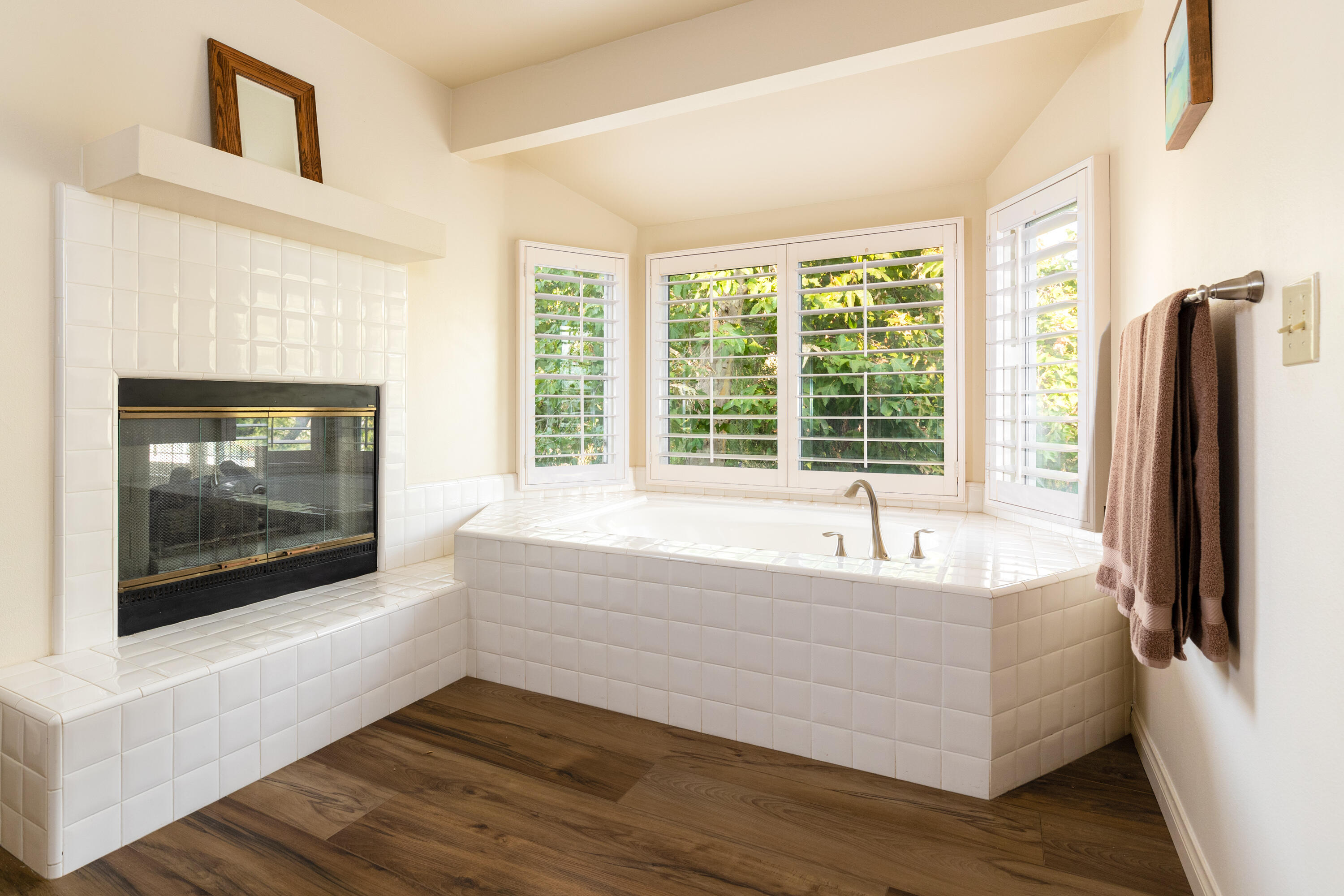 352 Nykobing Solvang, CA 93463 - Photo 12 of 27 a spacious bathroom with a bathtub and a large window